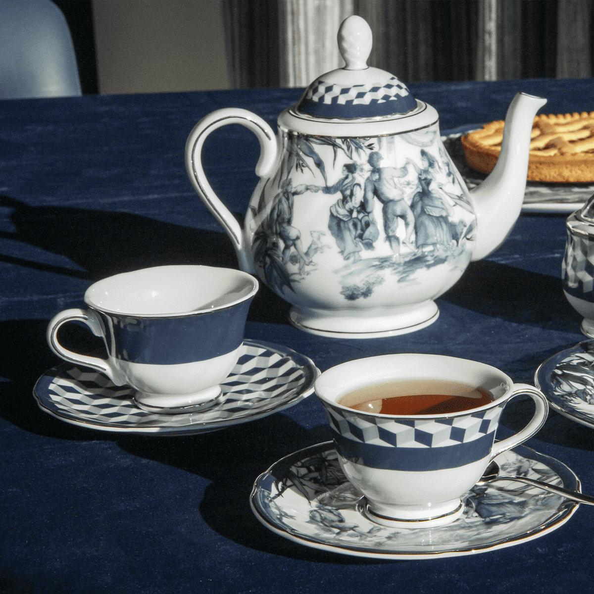 Set of 2 Tea Cups - Versailles